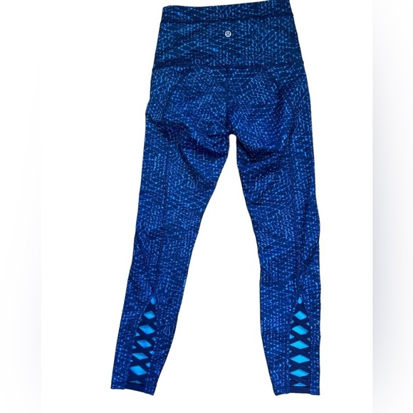 Lululemon Pure Practice Pant Size 4
Samba Snake Kayak Blue Hero Blue / Hero Blue - Picture 2 of 8